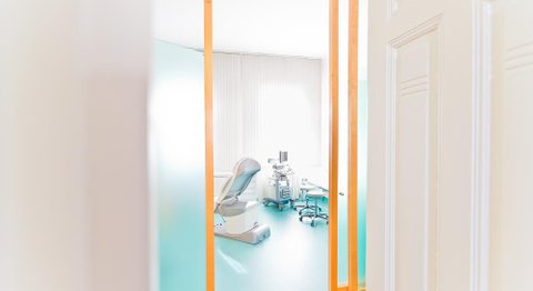 OA Dr. med.univ. Giovanni Bartellas - Plastischer Chirurg Wien 1090