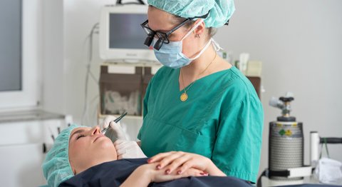 Priv. Doz. Dr. Alexandra Sibylle Fochtmann-Frana - Plastische Chirurgin Wien 1050