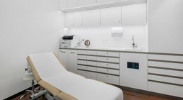 Priv. Doz. Dr. Alexandra Sibylle Fochtmann-Frana - Plastische Chirurgin Wien 1050