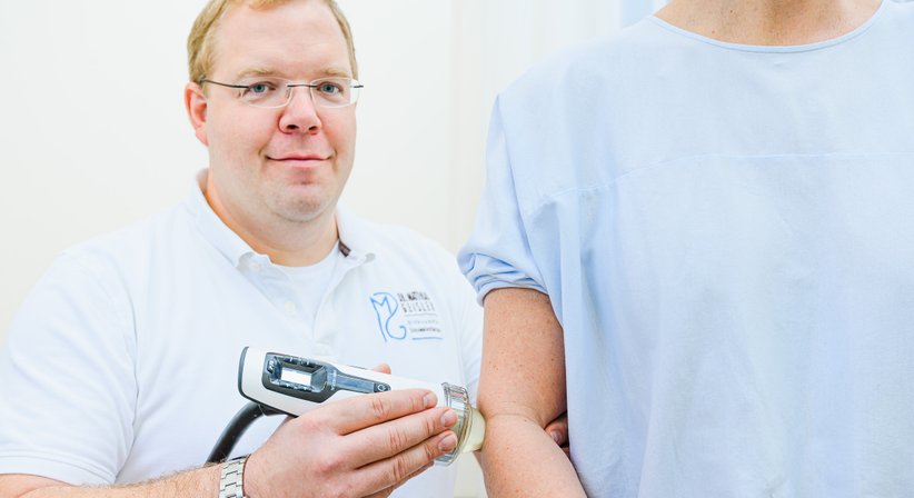 Tennis- und Golferellbogen - Dr. Matthias Geisler - Orthopäde Wien 1220