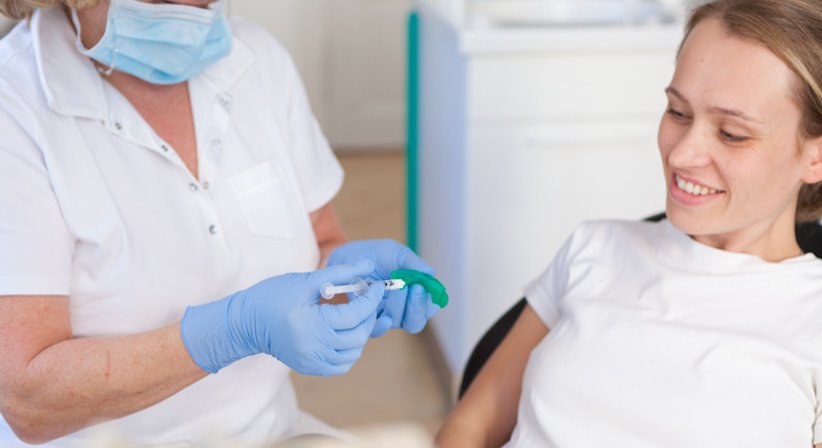 Zahnaufhellung / Bleaching - Dr. med. univ. Michaela Scharnagl-Lesnik - Zahnärztin Wien 1190