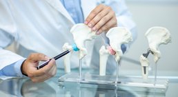 Priv.- Doz. Dr. Julian Jöstl, PhD, MSc - Orthopäde Wien 1090