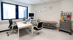 OA Dr. Clemens Hüthmair - Orthopäde Wien-Flughafen 1300