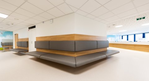 OA Dr. Clemens Hüthmair - Orthopäde Wien-Flughafen 1300