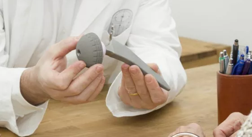 Hüftprothese - OA Dr. Clemens Hüthmair - Orthopäde Wien-Flughafen 1300