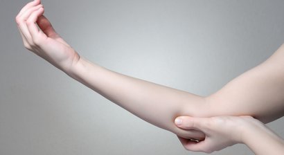 Konservative und operative Behandlung eines Golf- oder Tennisarms