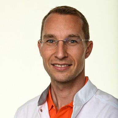 Priv.-Doz. Dr. Lukas Zak - Orthopäde Kottingbrunn 2542