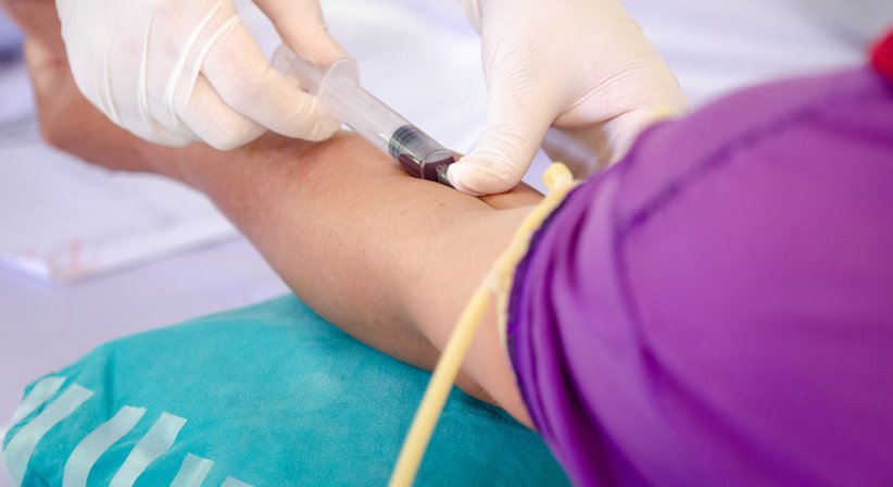 Aderlass  - Dr. Ileana Dudas-Mecles - Allgemeinmedizinerin und Familienmedizinerin Theresienfeld 2604