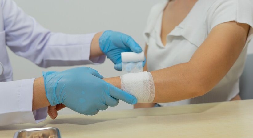 Ärztliches Wundmanagement - Dr. Ileana Dudas-Mecles - Allgemeinmedizinerin und Familienmedizinerin Theresienfeld 2604