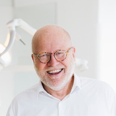 Dr. Roberto Lhotka - Privatordination Wien - Zahnarzt Wien 1010
