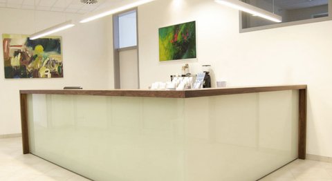 Dr. Roland Resch - Plastischer Chirurg St. Pölten 3100