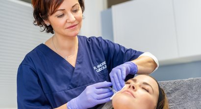 Faltenunterspritzung mit Hyaluronsäure