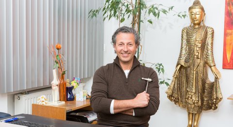 Dr. Omar El-Shohoumi - Orthopäde Stockerau 2000