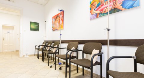 Dr. Omar El-Shohoumi - Orthopäde Stockerau 2000