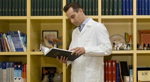 Priv.Doz. Dr. Christof Radler - Orthopäde Wien 1080