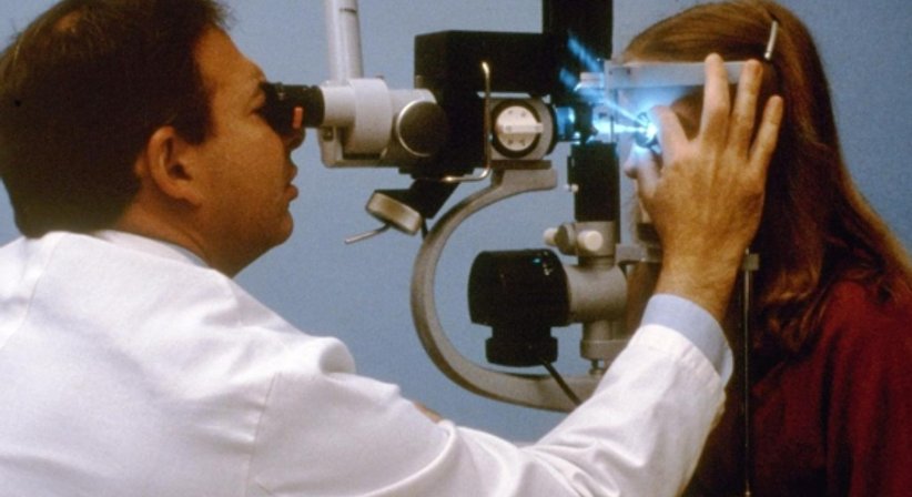 Laerbehandlungen der Netzhautkrankheiten, grünen Stars und Nachstars - Dr.med.Dr.sci. Jurij Kocmut - Augenarzt Salzburg 5020