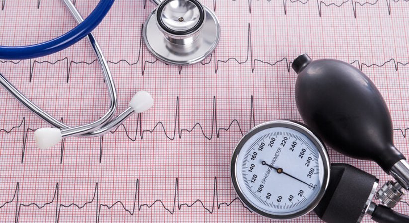Langzeit-EKG & 24-Stunden-Blutdruckmessung bei Dr. Andras Döme Dezsi, PhD