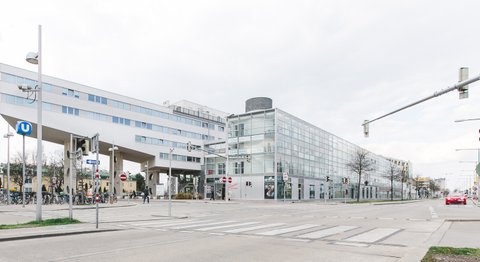 OA Dr. Kourosh Khosravi - Urologe Wien 1220