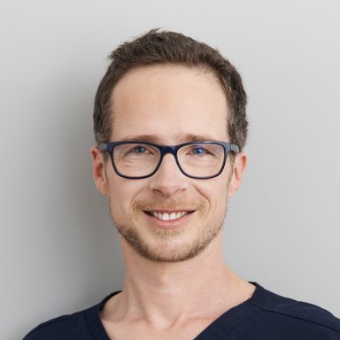 Dr. med. dent. Stefan Wuketich - Zahnarzt Wien 1160