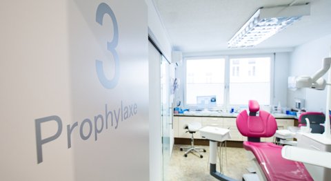 Dr. med. dent. Stefan Wuketich - Zahnarzt Wien 1160