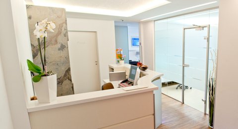 Dr. med. dent. Stefan Wuketich - Zahnarzt Wien 1160