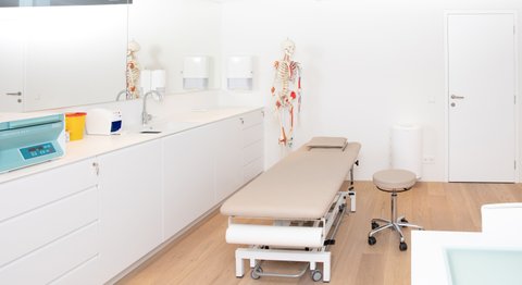 Dr. Ulrich Lanz, IOC Dip Sp Phy - Orthopäde Wien 1130