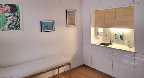 Dr. med.-univ. Birgit Höller - Praktische Ärztin Wien 1020