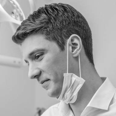 Dr. Fedja Masic-Redinger - Zahnarzt Wien 1090
