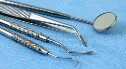 Ästhetische Verblendmetallkronen und Zirkonkronen